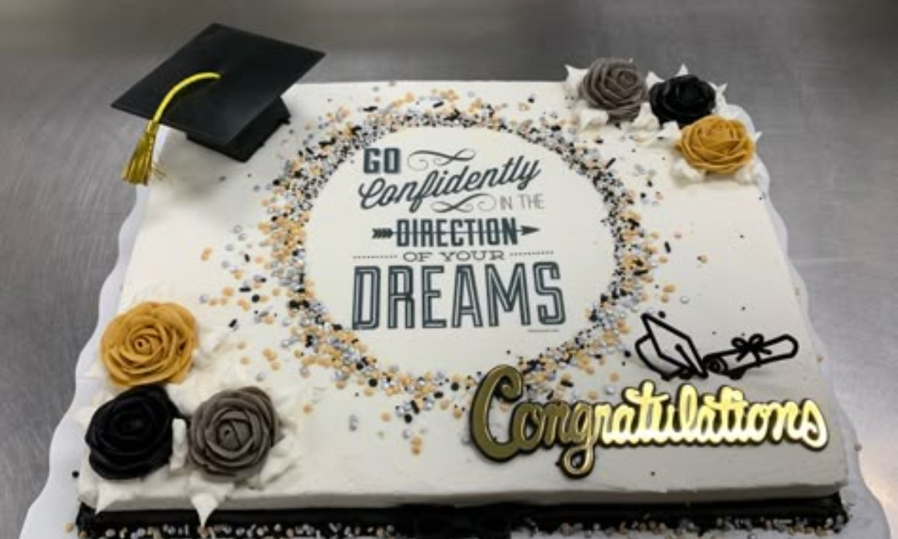 150+ Creative What to Write on Graduation Cake Ideas